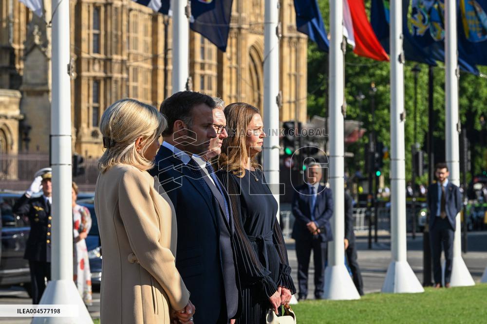President Macron Pays Tribute to Winston Churchill - UK