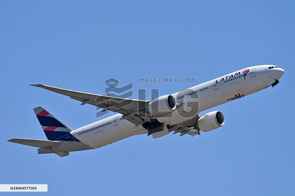 Planes to Fiumicino airport