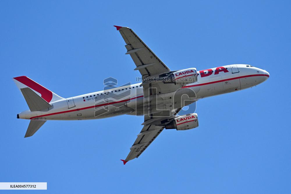 Planes to Fiumicino airport