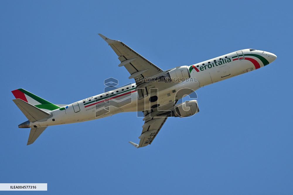 Planes to Fiumicino airport