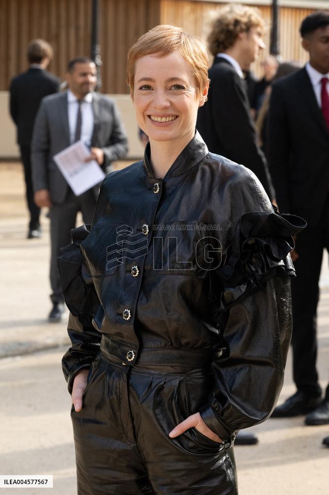 PFW - Chanel Outside Arrivals