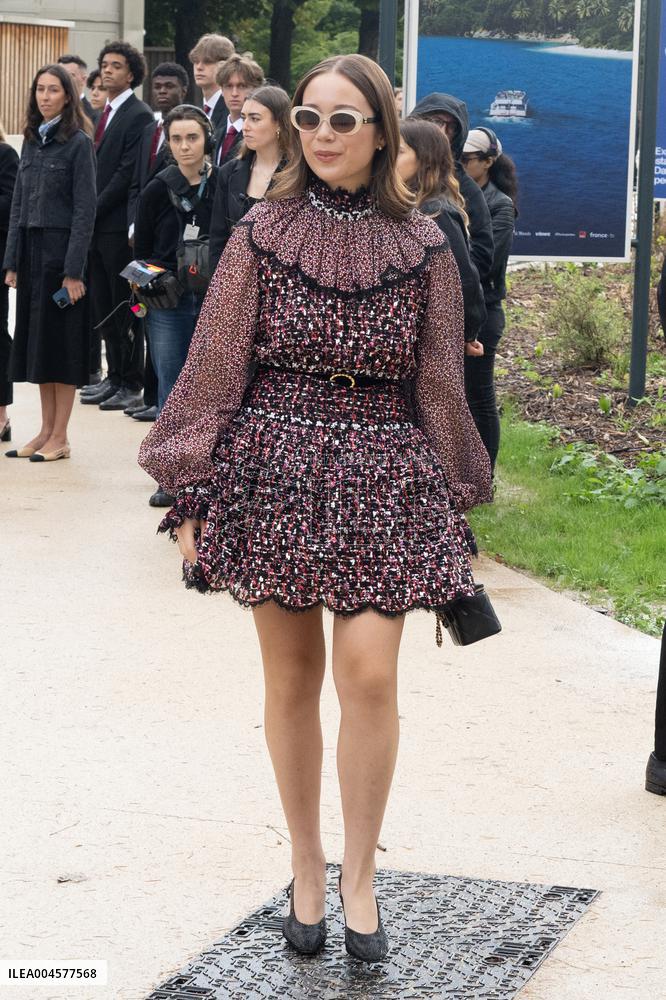 PFW - Chanel Outside Arrivals