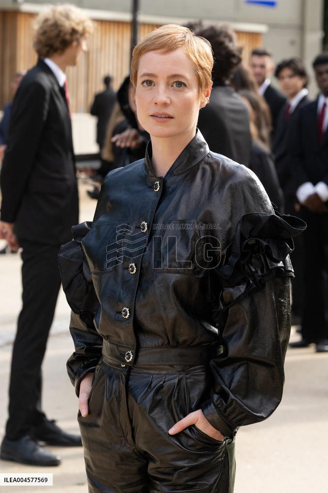 PFW - Chanel Outside Arrivals