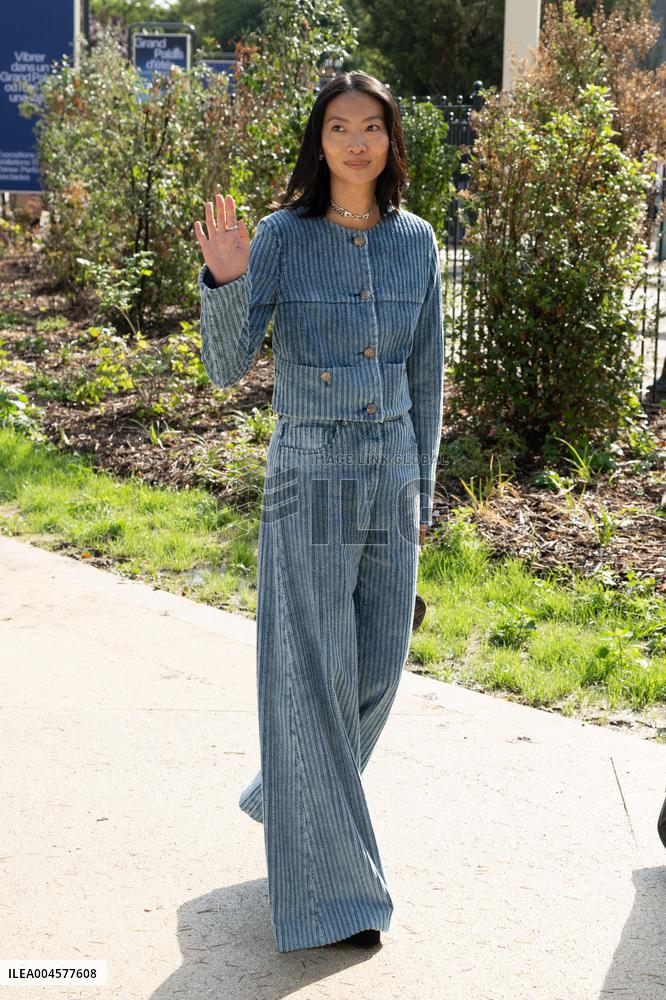 PFW - Chanel Outside Arrivals