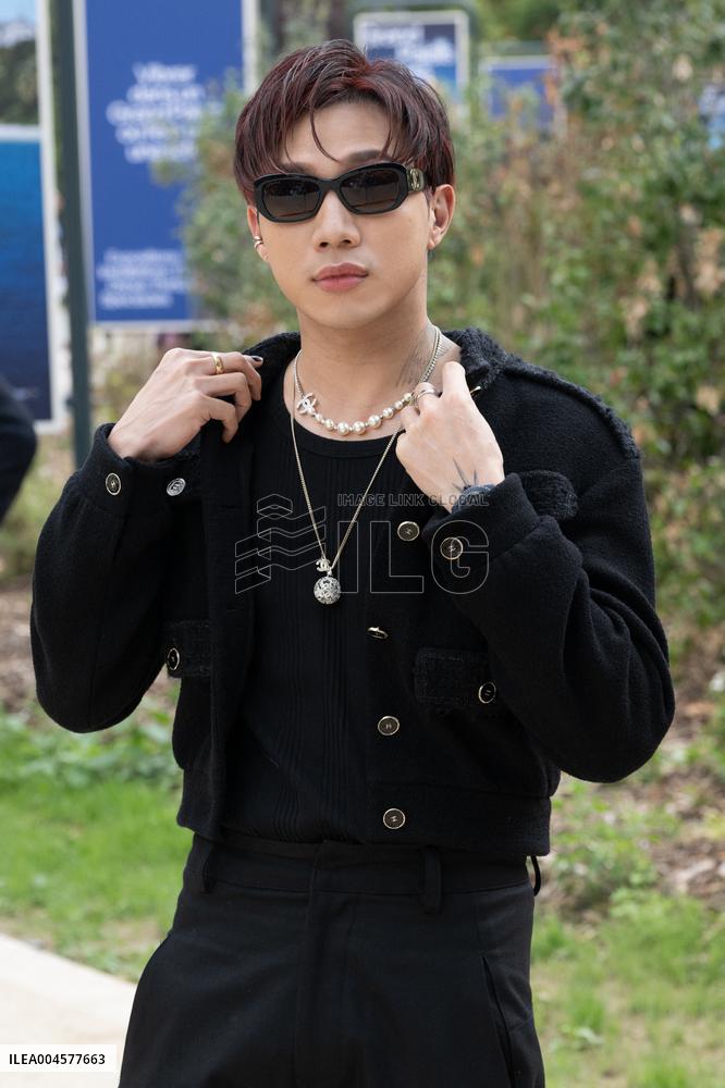 PFW - Chanel Outside Arrivals