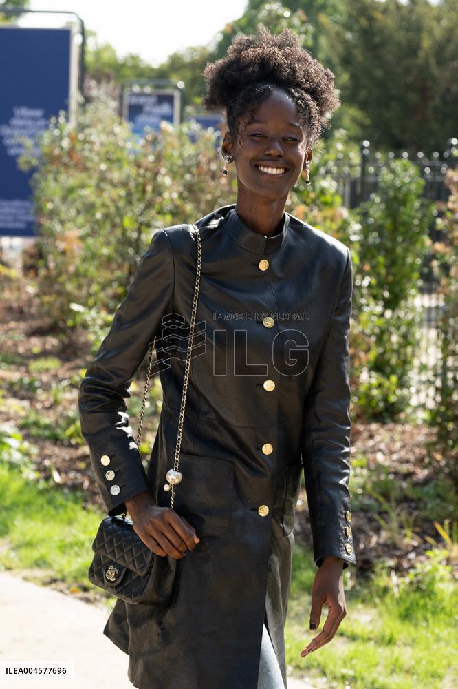 PFW - Chanel Outside Arrivals