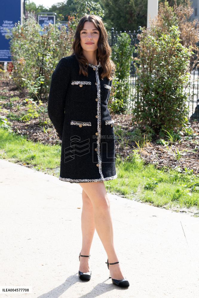 PFW - Chanel Outside Arrivals