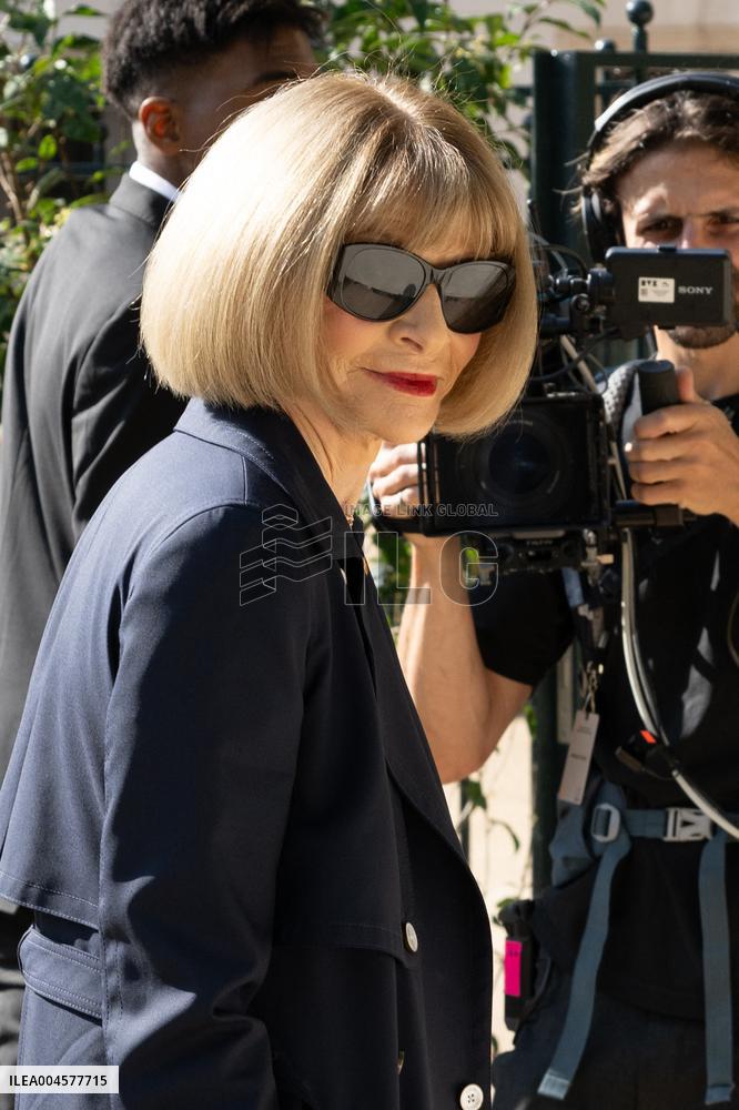 PFW - Chanel Outside Arrivals
