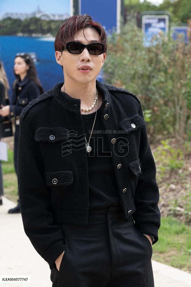PFW - Chanel Outside Arrivals