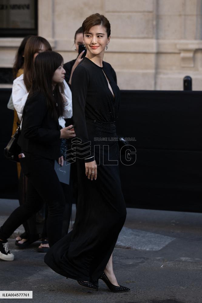 PFW - Georgio Armani Outside Arrivals