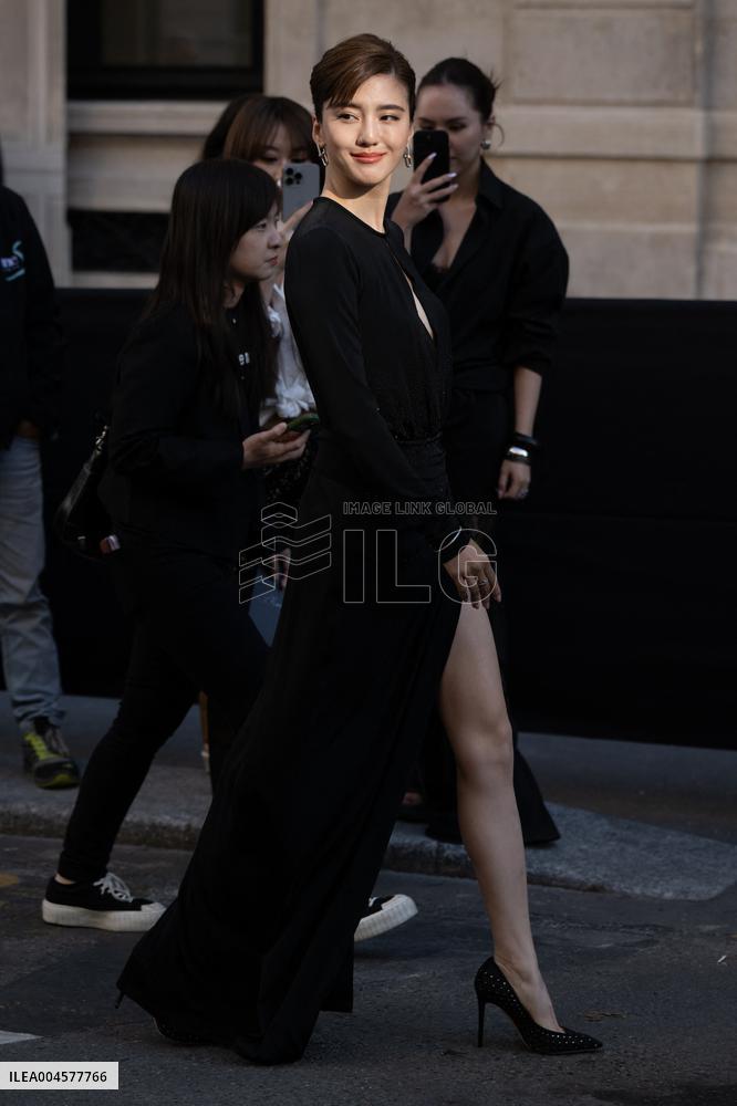 PFW - Georgio Armani Outside Arrivals