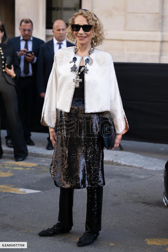 PFW - Georgio Armani Outside Arrivals