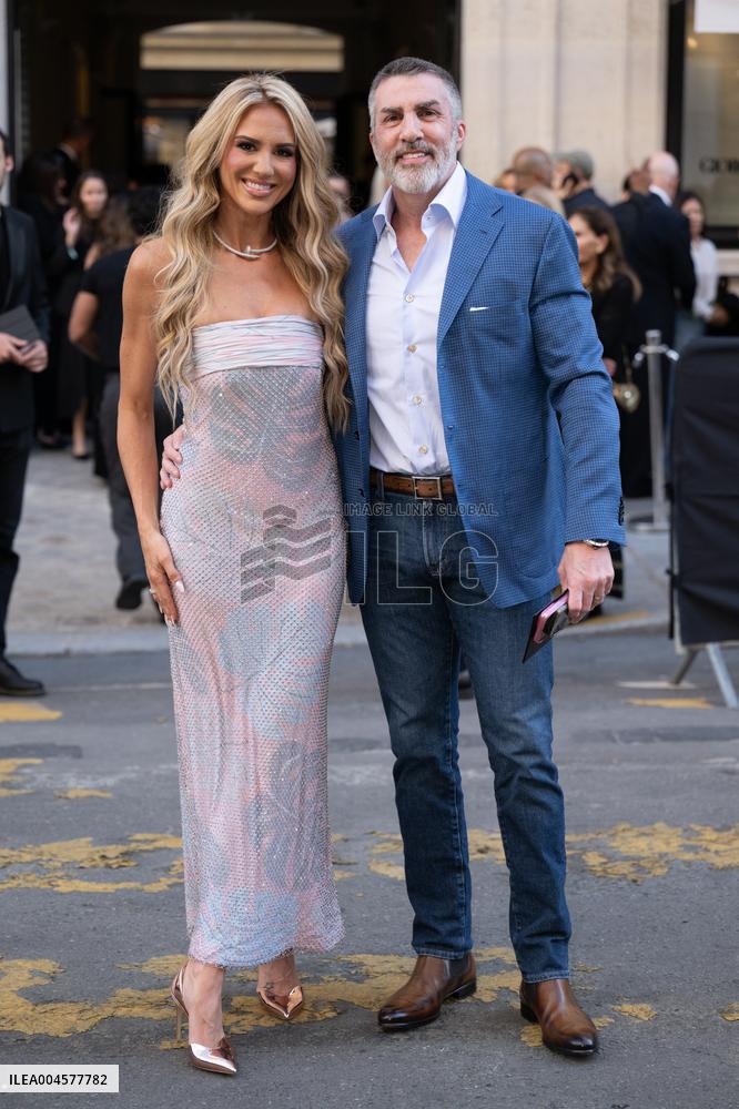 PFW - Georgio Armani Outside Arrivals