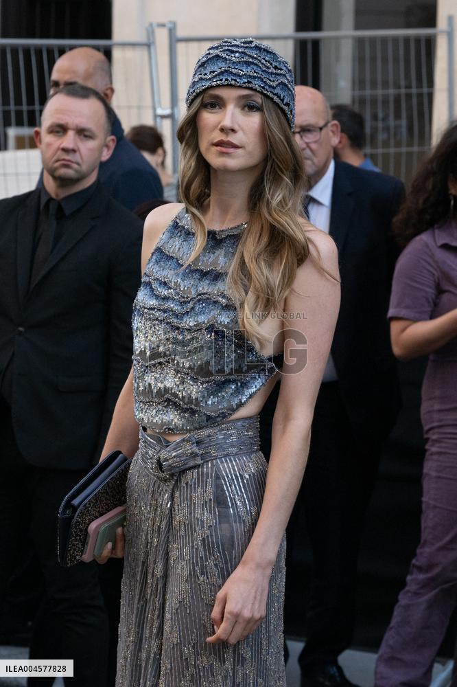 PFW - Georgio Armani Outside Arrivals