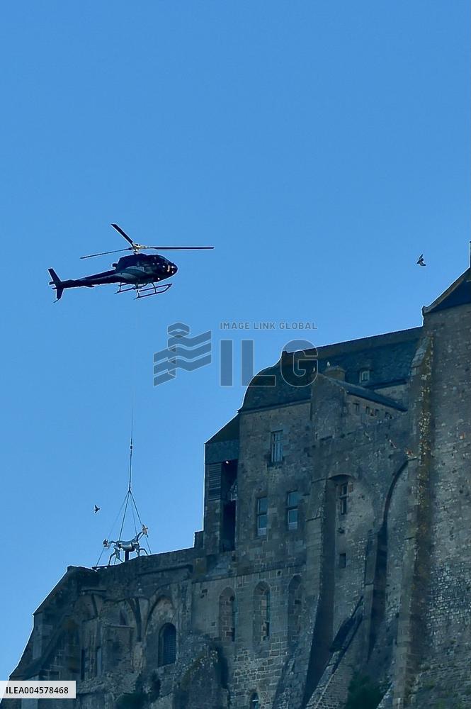 Zeus The Olympic Horse Arrives At Mont Saint-Michel