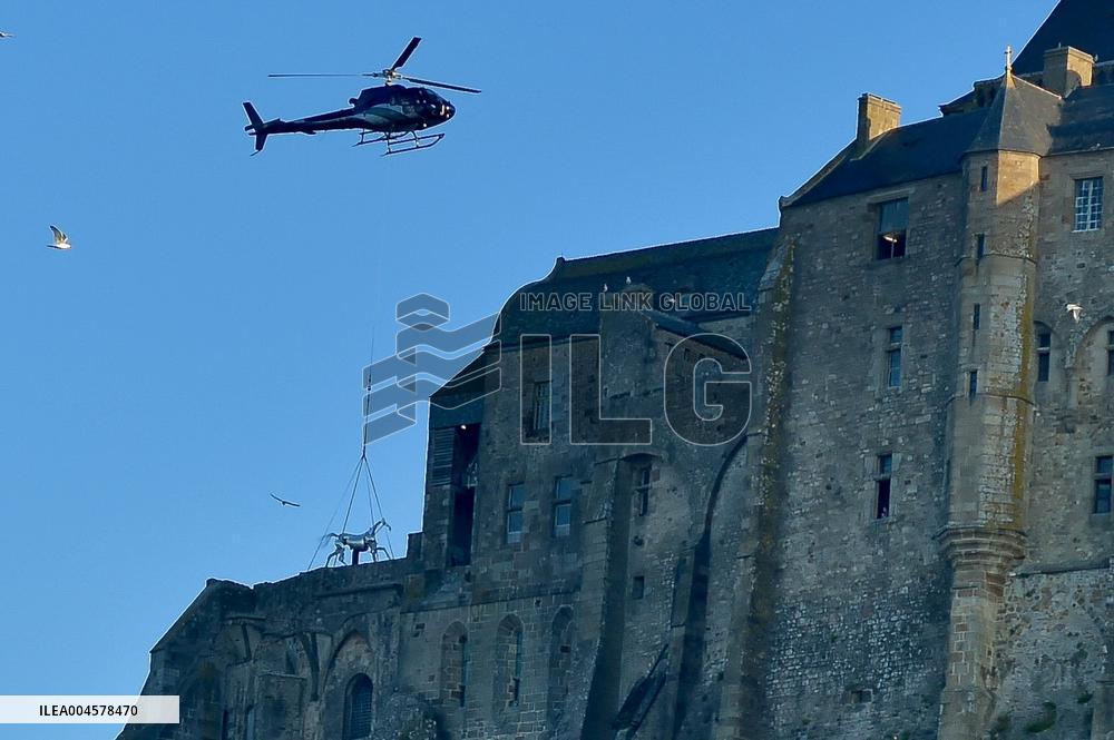 Zeus The Olympic Horse Arrives At Mont Saint-Michel