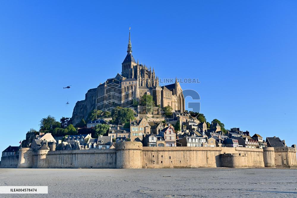 Zeus The Olympic Horse Arrives At Mont Saint-Michel