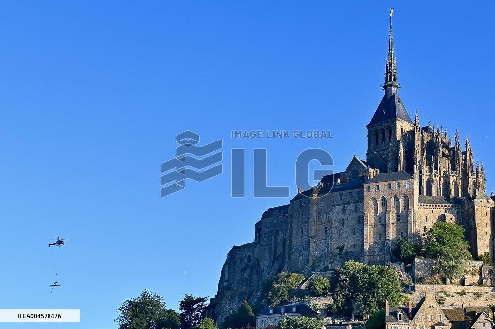 Zeus The Olympic Horse Arrives At Mont Saint-Michel