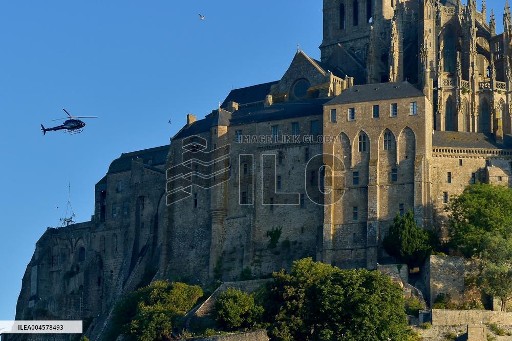 Zeus The Olympic Horse Arrives At Mont Saint-Michel