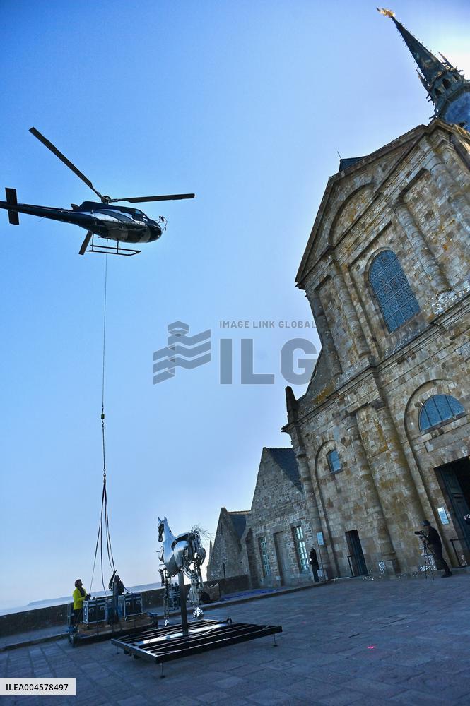 Zeus The Olympic Horse Arrives At Mont Saint-Michel