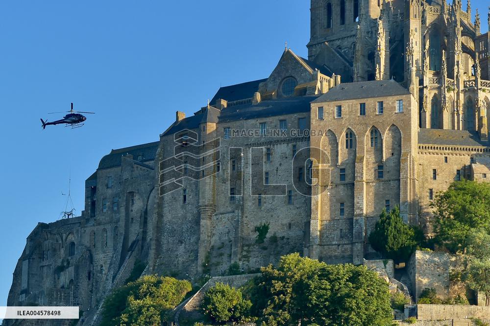 Zeus The Olympic Horse Arrives At Mont Saint-Michel
