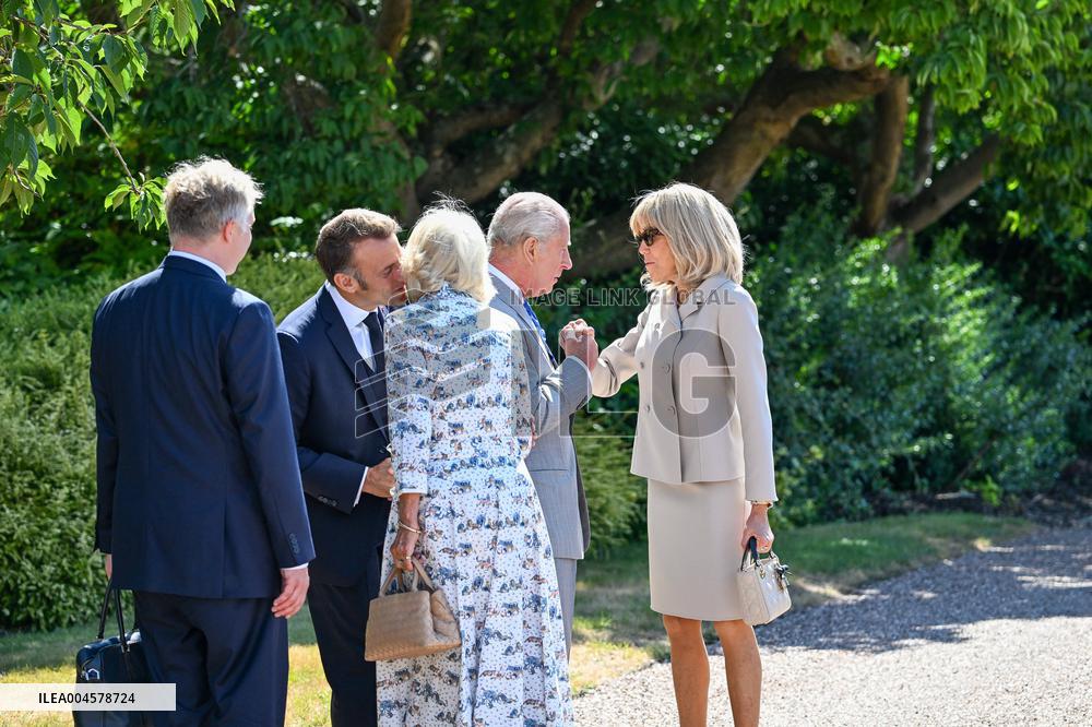 Macron Visits The Windsor Castle Gardens - Berkshire