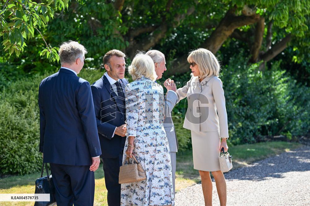 Macron Visits The Windsor Castle Gardens - Berkshire