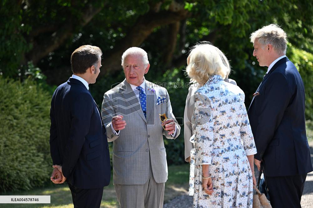 Macron Visits The Windsor Castle Gardens - Berkshire