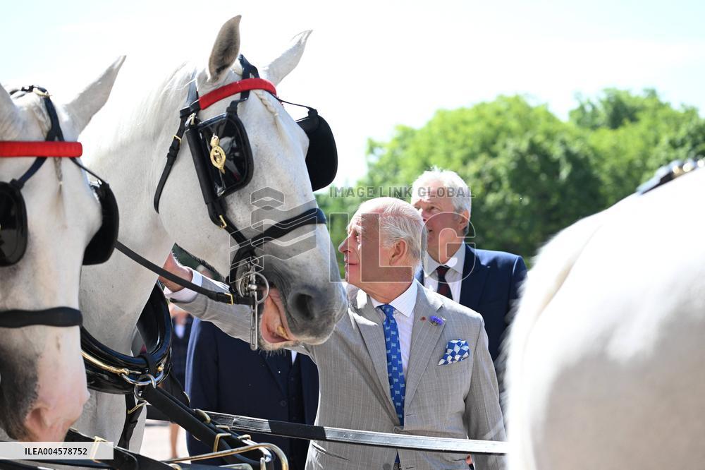 Macron Visits The Windsor Castle Gardens - Berkshire