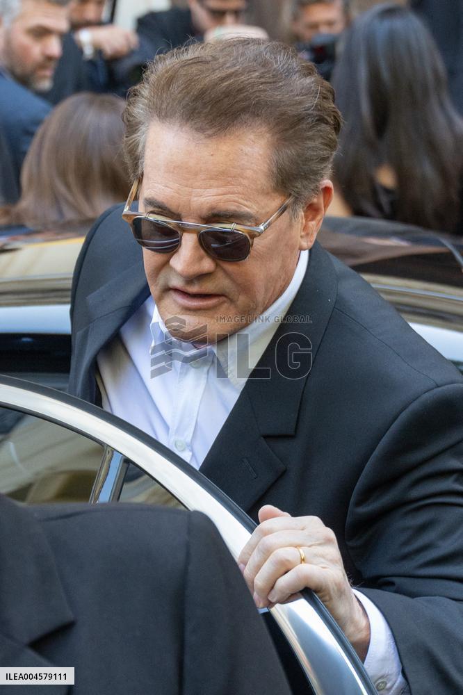 PFW Balenciaga Outside Arrivals NB