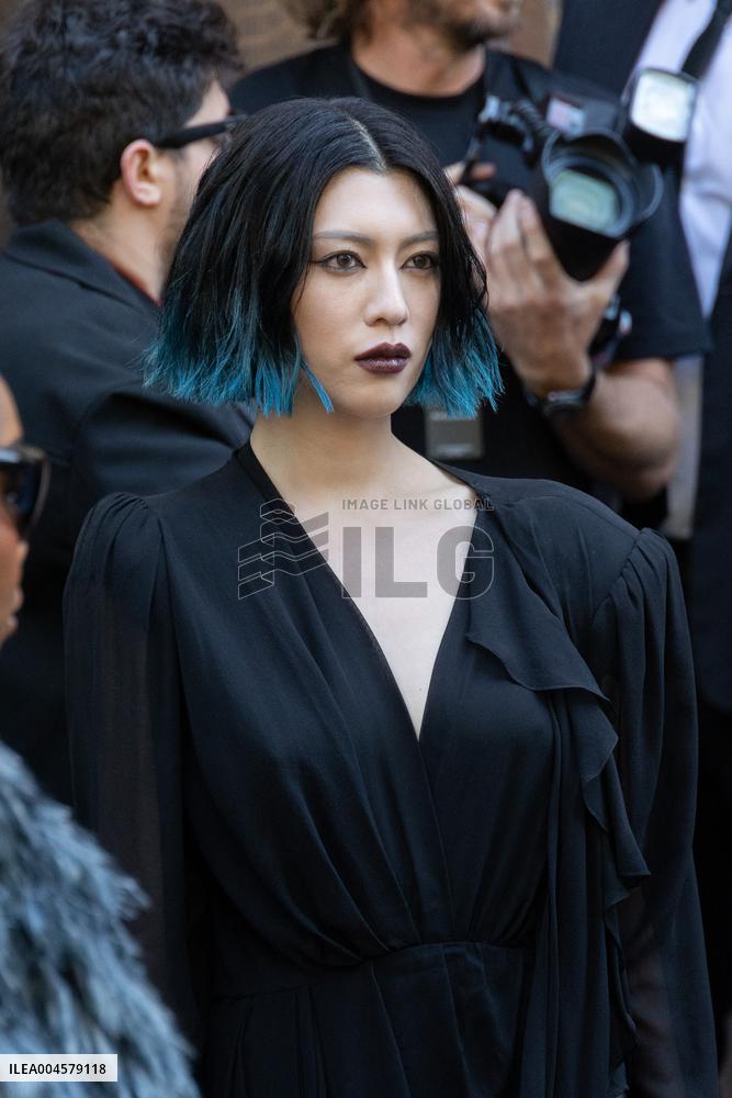 PFW Balenciaga Outside Arrivals NB