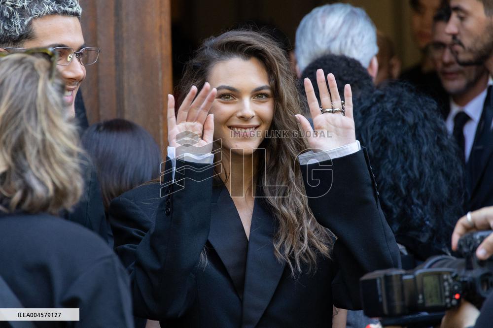 PFW Balenciaga Outside Arrivals NB