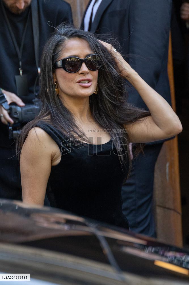 PFW Balenciaga Outside Arrivals NB