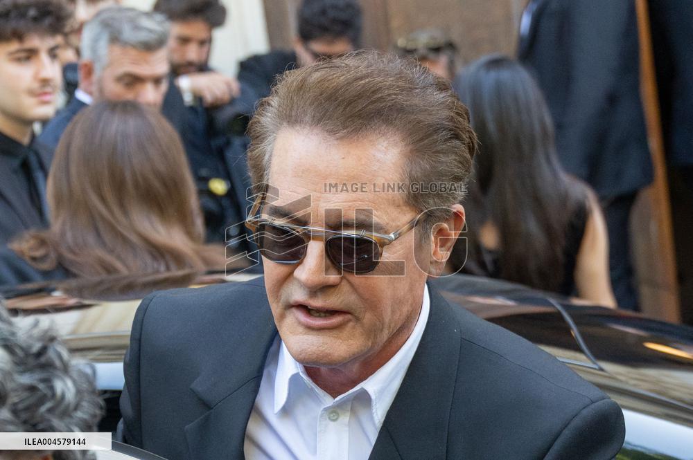 PFW Balenciaga Outside Arrivals NB