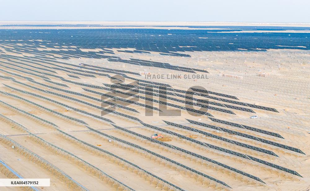 PV Construction in Xinjiang Gobi Desert