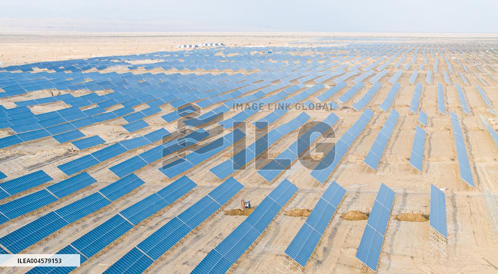 PV Construction in Xinjiang Gobi Desert