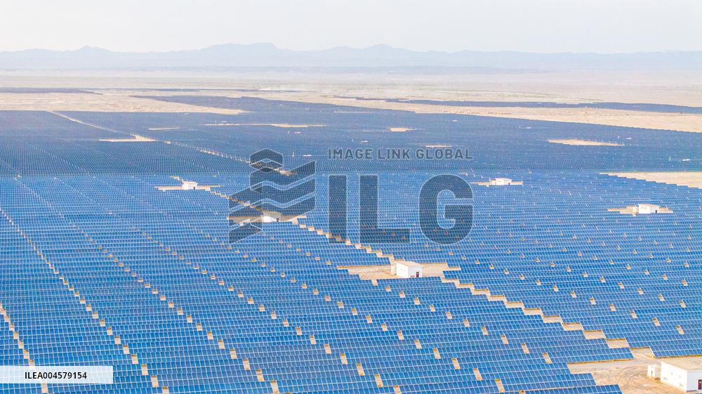 PV Construction in Xinjiang Gobi Desert
