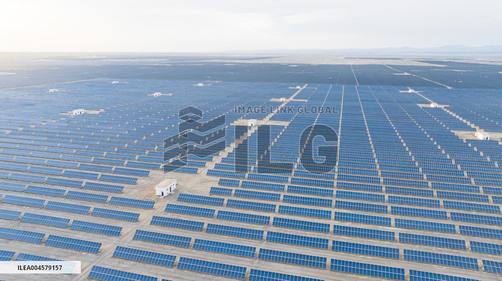 PV Construction in Xinjiang Gobi Desert