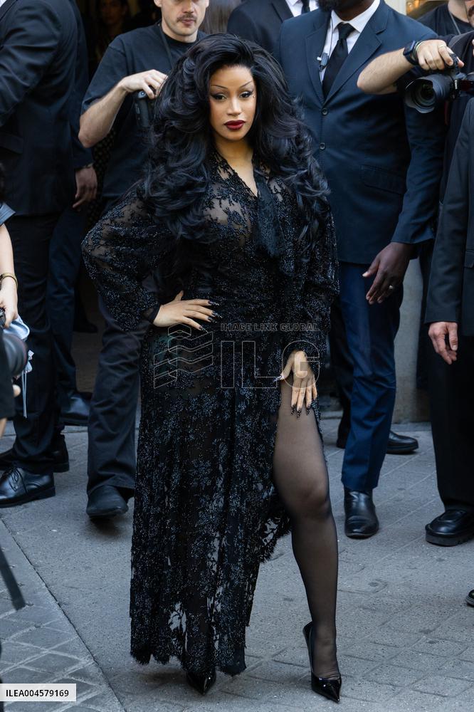 PFW Balenciaga Outside Arrivals NB