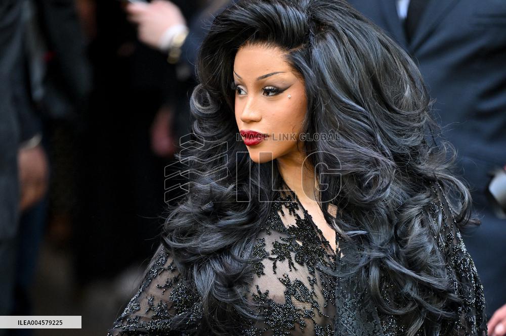 PFW Balenciaga Outside Arrivals