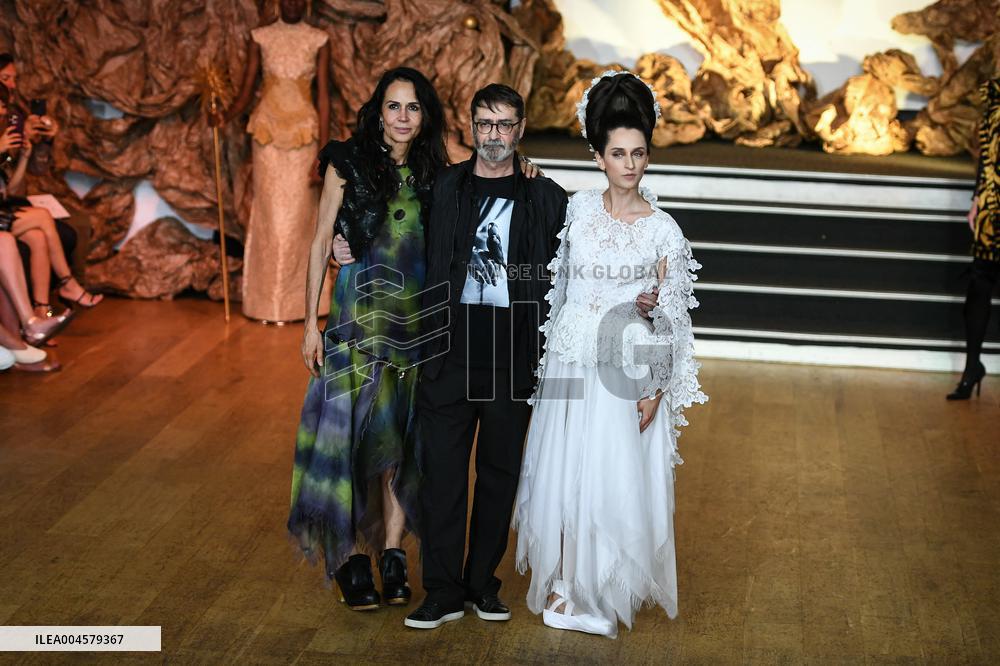 PFW - Franck Sorbier Runway in Paris FA