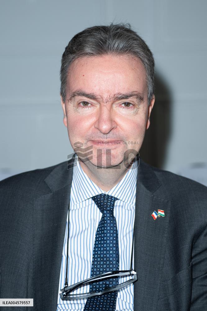 PFW Franck Sorbier Front Row AM