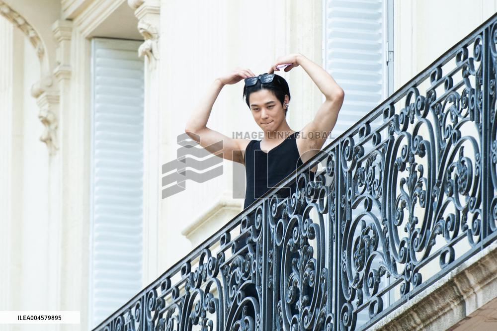 PFW Balenciaga Arrivals AM