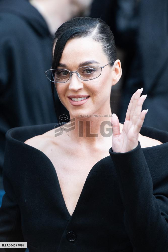 PFW Balenciaga Arrivals AM