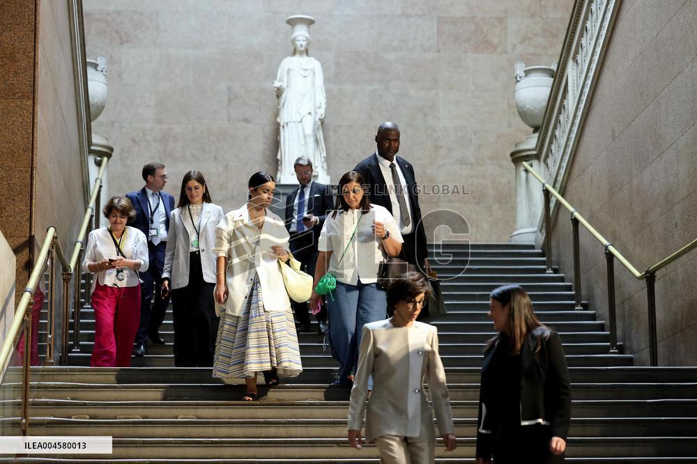 Macron Visits British Museum - London
