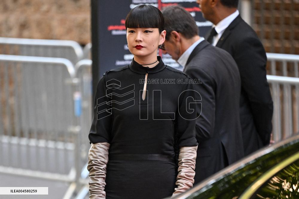 PFW Margiela Outside Arrivals