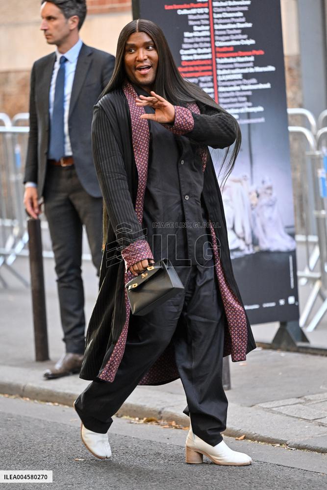 PFW Margiela Outside Arrivals