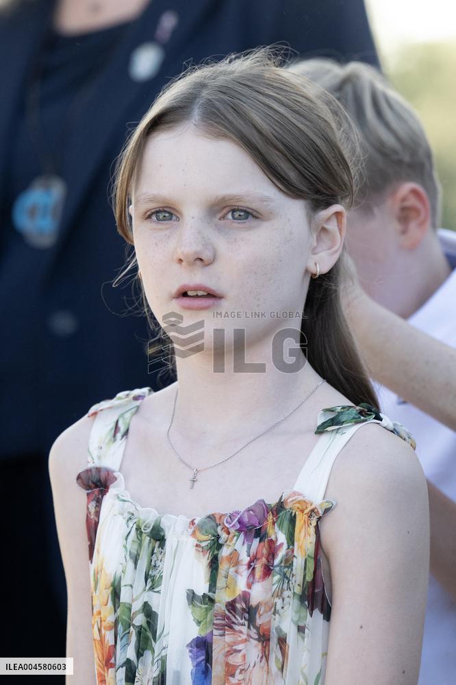 NO TABLOIDS WEB & PRINT - Princely Family of Monaco in Visit  - Carlat