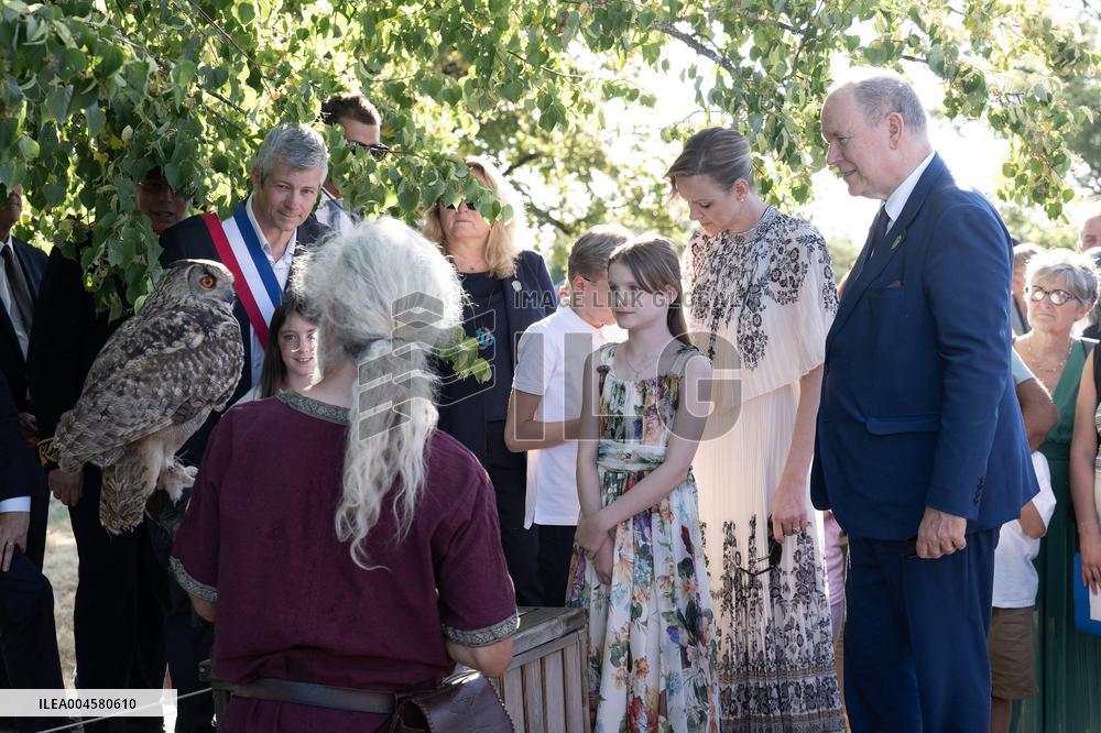 NO TABLOIDS WEB & PRINT - Princely Family of Monaco in Visit  - Carlat