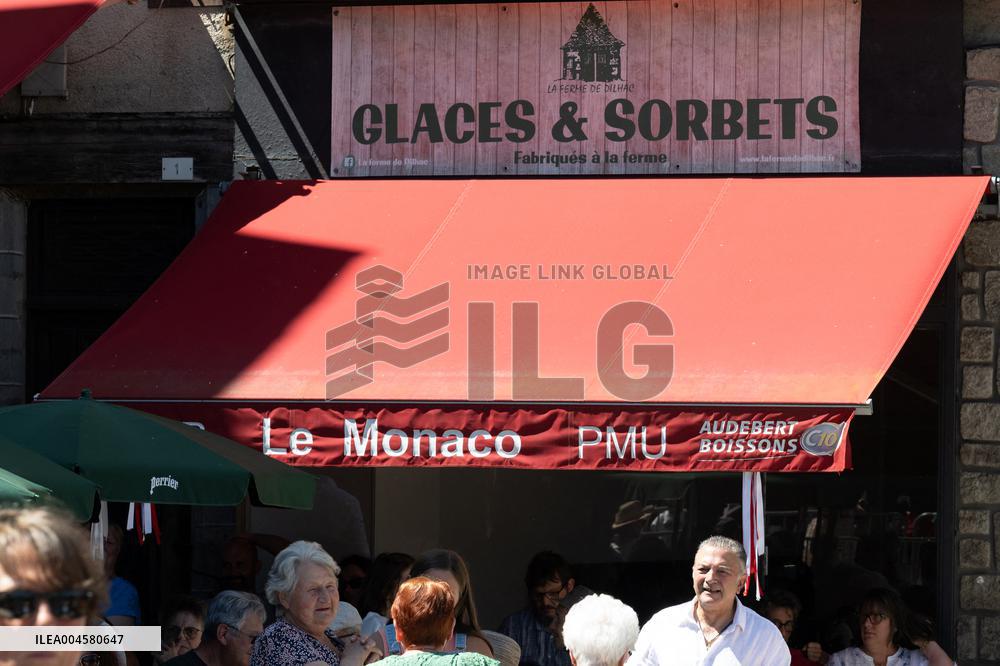 NO TABLOIDS WEB & PRINT - Princely Family of Monaco in Visit  - Mur de Barrez